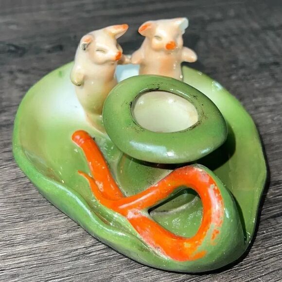 Vintage‎ Pigs on a Lily Pad Candlestick Holder - Picture 1 of 7